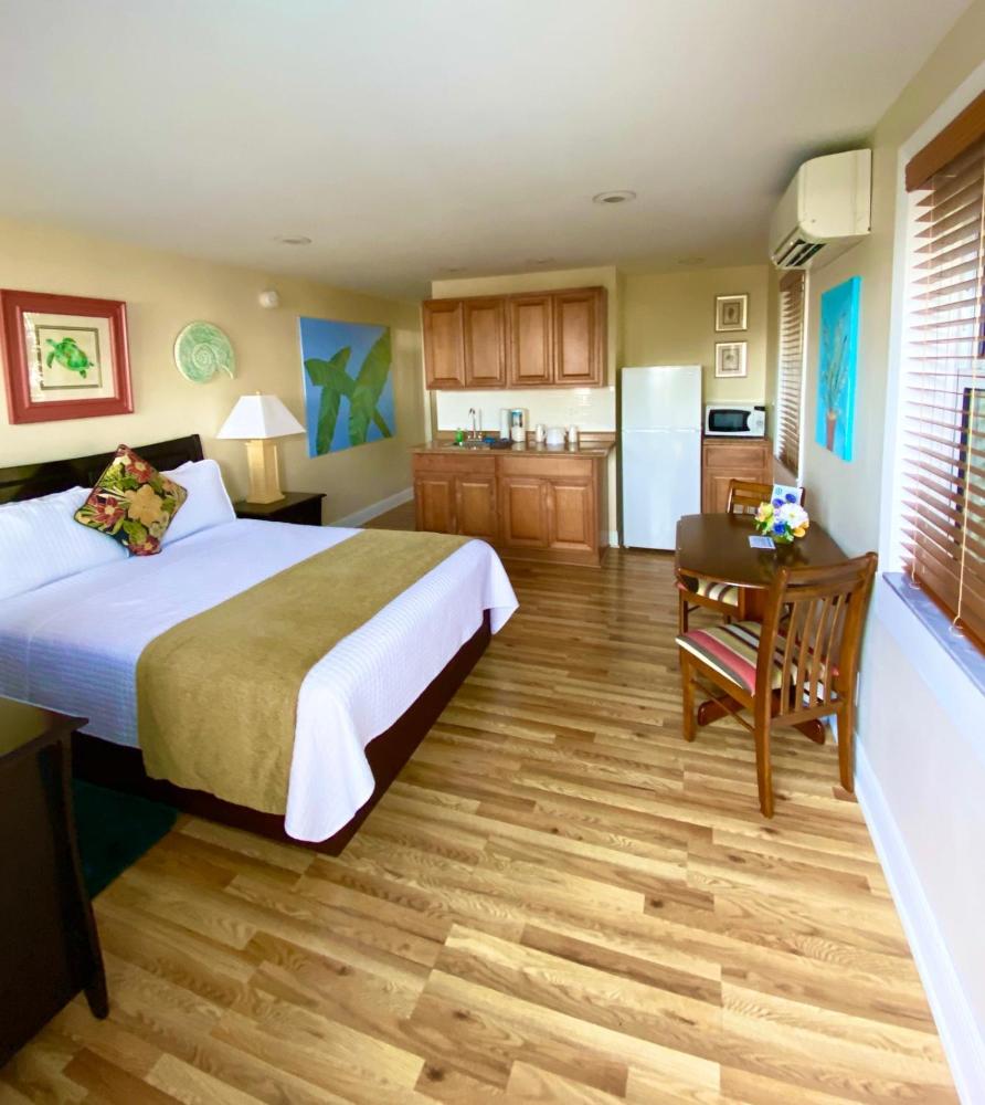 Queen Room interior