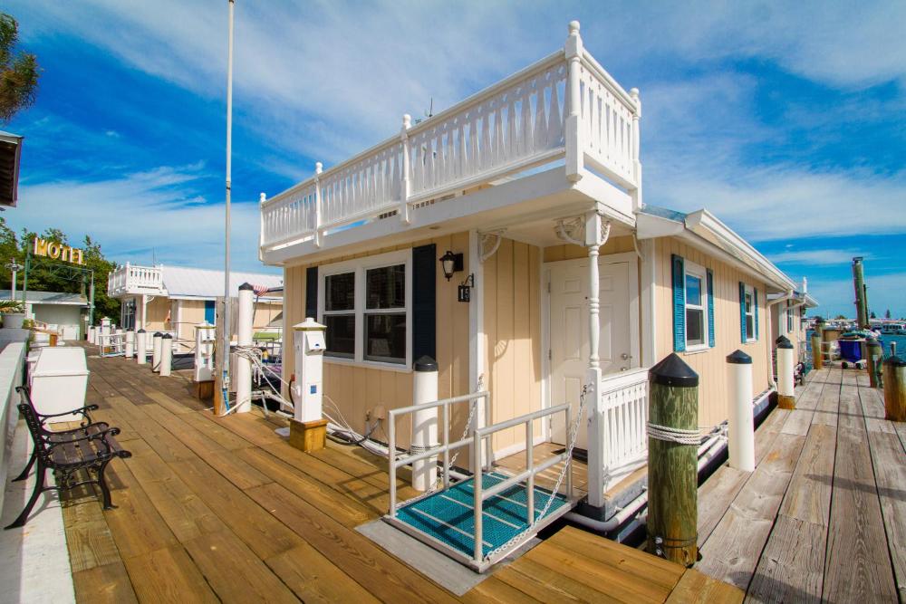Houseboat With Kitchen interior